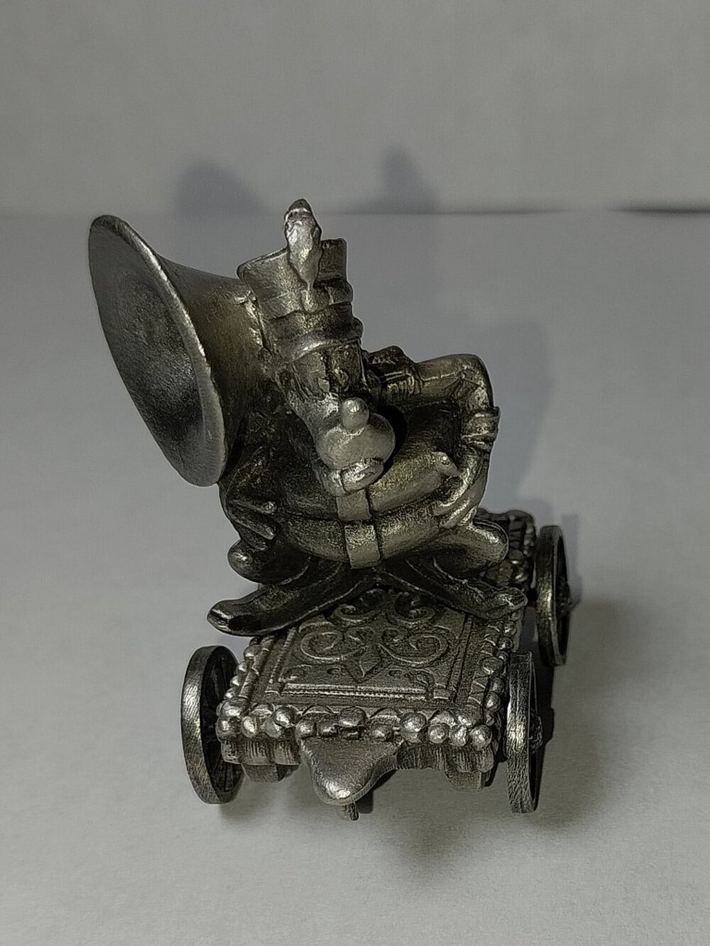 Walt Disney Railroad Hudson Pewter Music Band Train Goofy